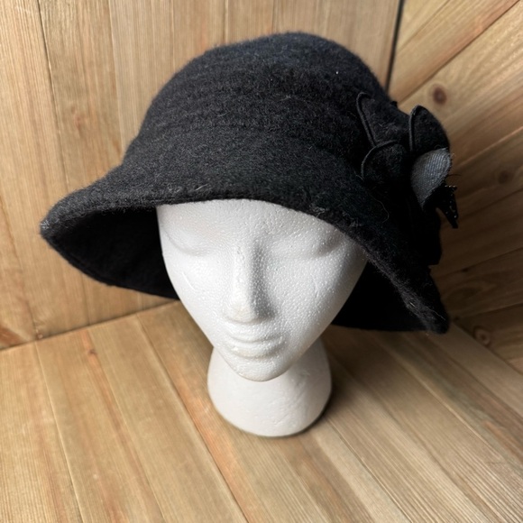 Womens Black Wool Blend Cloche Winter Hat Lawliet collapsible lined adj size - Picture 3 of 9